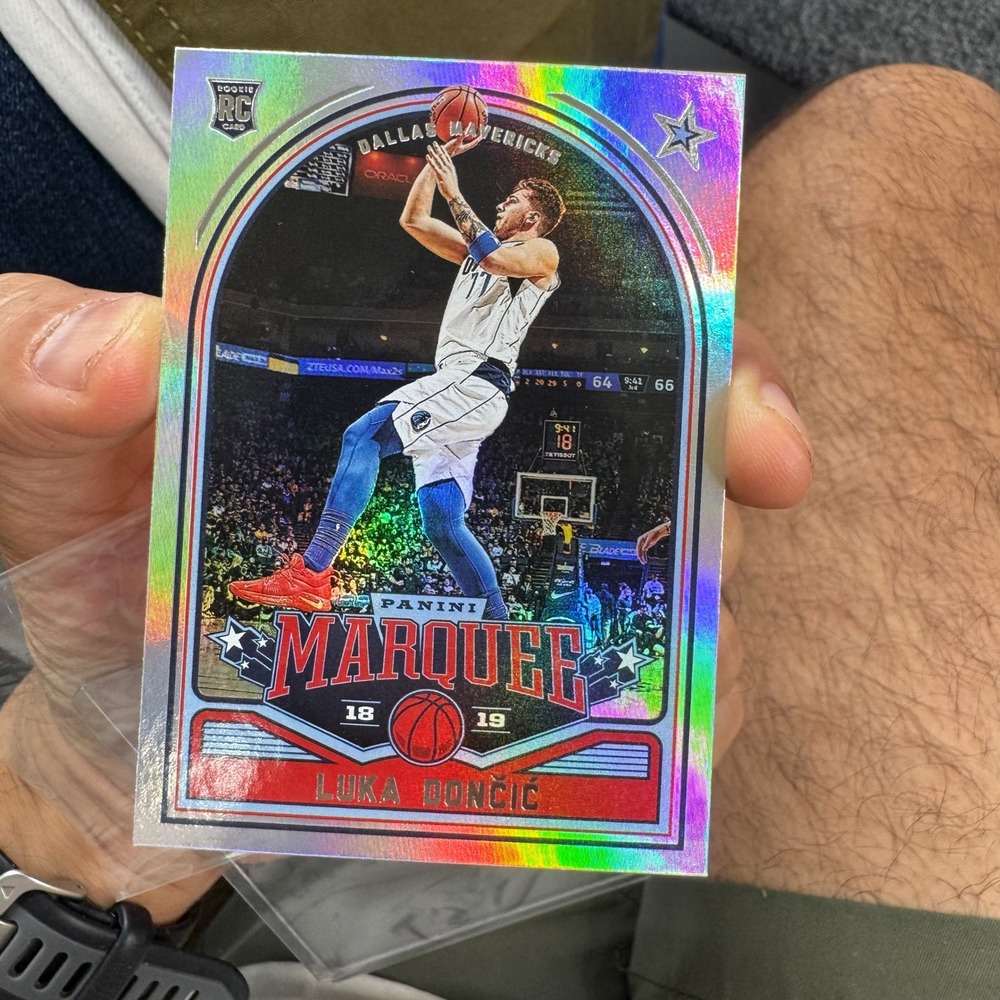 Panini Trading Card Luka Doncic OS Silver Holofoil 2018-19 Chronicles Marquee RC